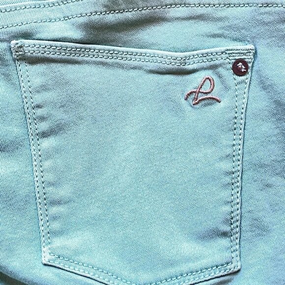 DL1961 Amanda Stretch Jeans - Picture 7 of 13